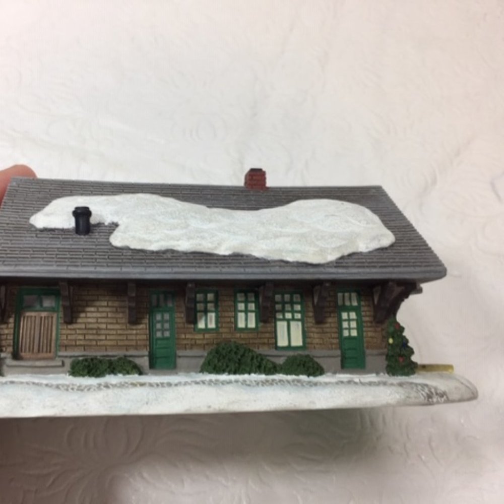 Norman Rockwell "Three Day Pass" Train Depot # 82294 Village House Figurine - Picture 6 of 13